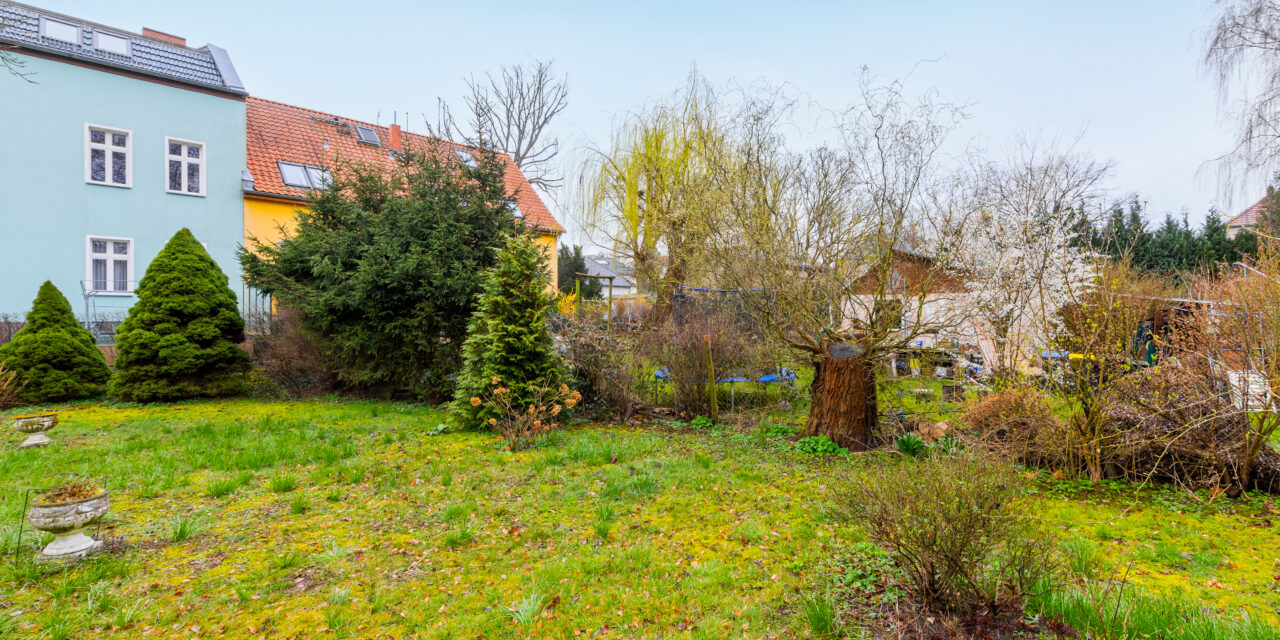 Bahnhofsnahes und erschlossenes Grundstück in Altglienicke