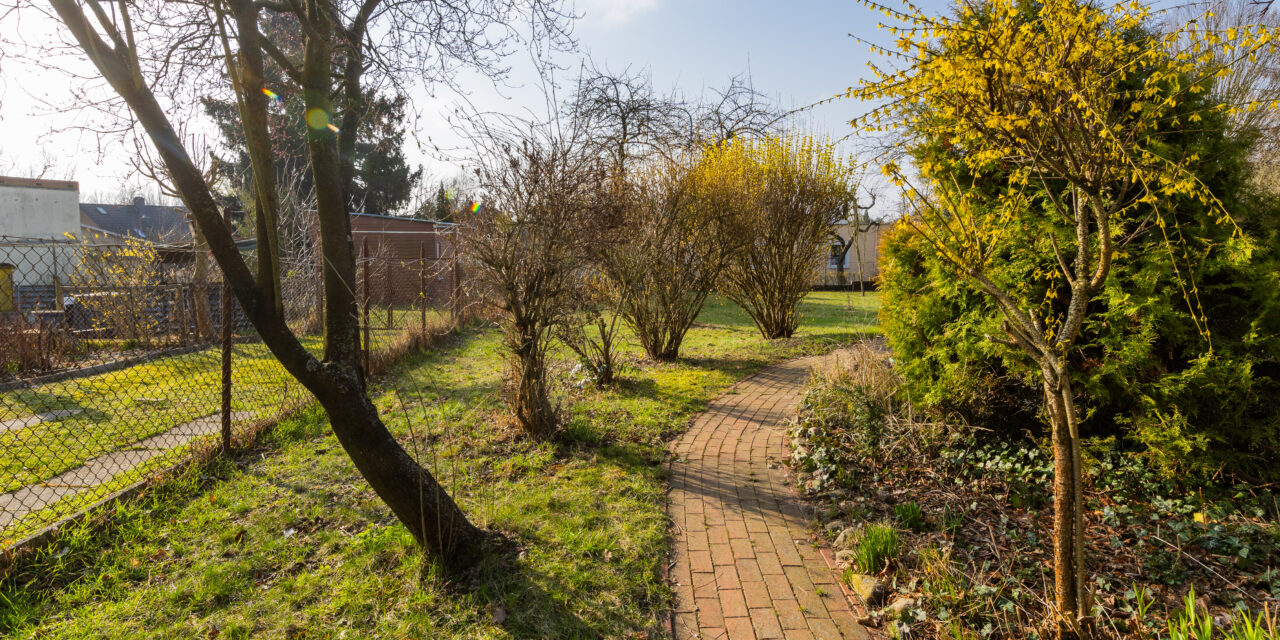 Straßenseite erschlossenes Grundstück in Kaulsdorf