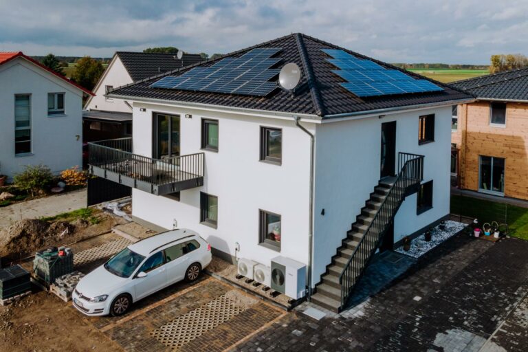 Gartenseite Zweifamilienhaus in Oranienburg