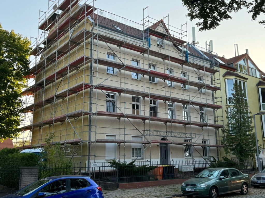 Mehrfamilienhaus in Berlin-Mahlsdorf: Sanierung Sanierung eines Mehrfamilienhauses in Berlin-Mahlsdorf